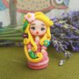 Rapunzel dollina in fimo, mini bambolina principessa