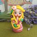 Rapunzel dollina in fimo, mini bambolina principessa