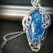 Collana/ciondolo in filo di alluminio e cabochon BLU GLITTERATO, fatto a mano 