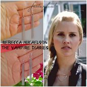 Orecchini the vampire diaries Rebecca Mikaelson regalo pendenti catena 