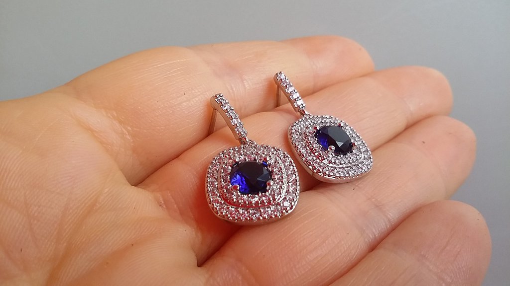 Boucles D'oreilles Colombe Meghan Markle - Or Acier Minimaliste - Porte-bonheur Princesse