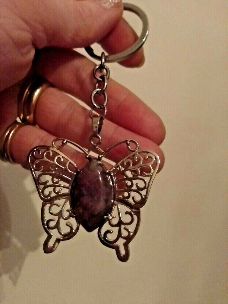 Elegante portachiavi imbottito a forma di farfalla con perline e ciondolo a forma di cuore, decorazione per donne e ragazze, Argento, length: approx.12.5 smart