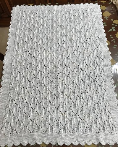 Copertina bianca di cotone per neonati lavorata ai ferri Copertina bianca di cotone per neonati lavorata ai ferri