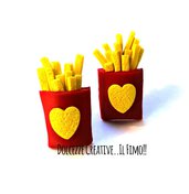 Orecchini Pacchetto di patatine fritte - idea regalo handmade miniature - in fimo e cernit