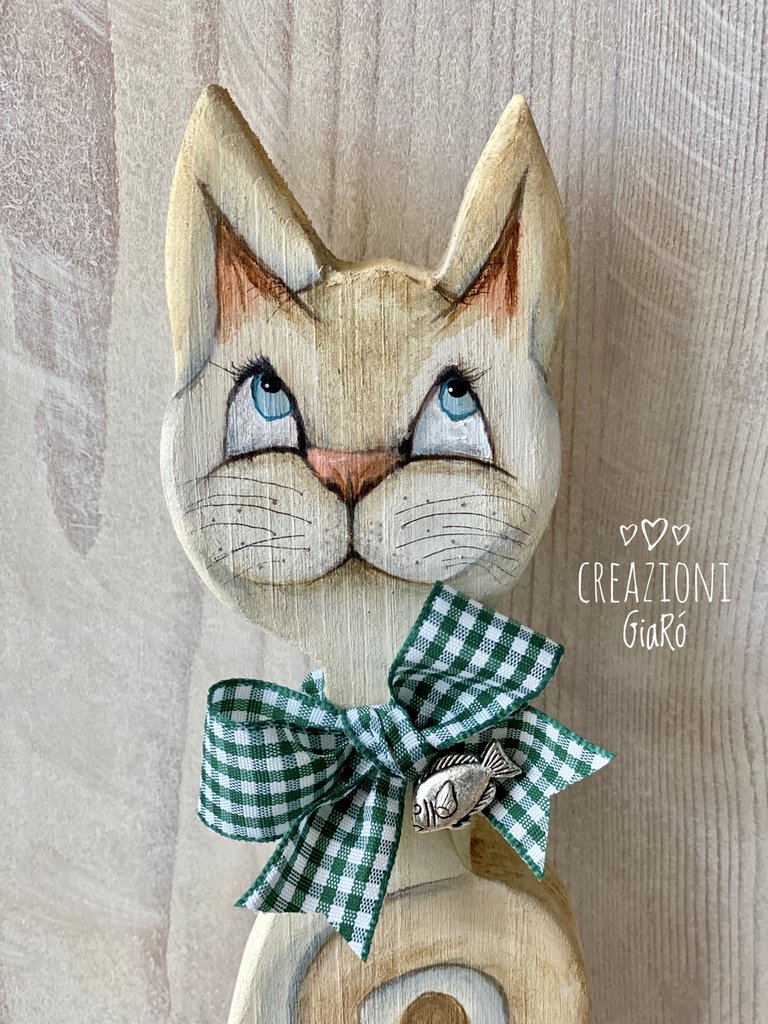 Cuore di legno dipinto a mano, decorazione da appendere, betulle, prato fiorito. - Italia