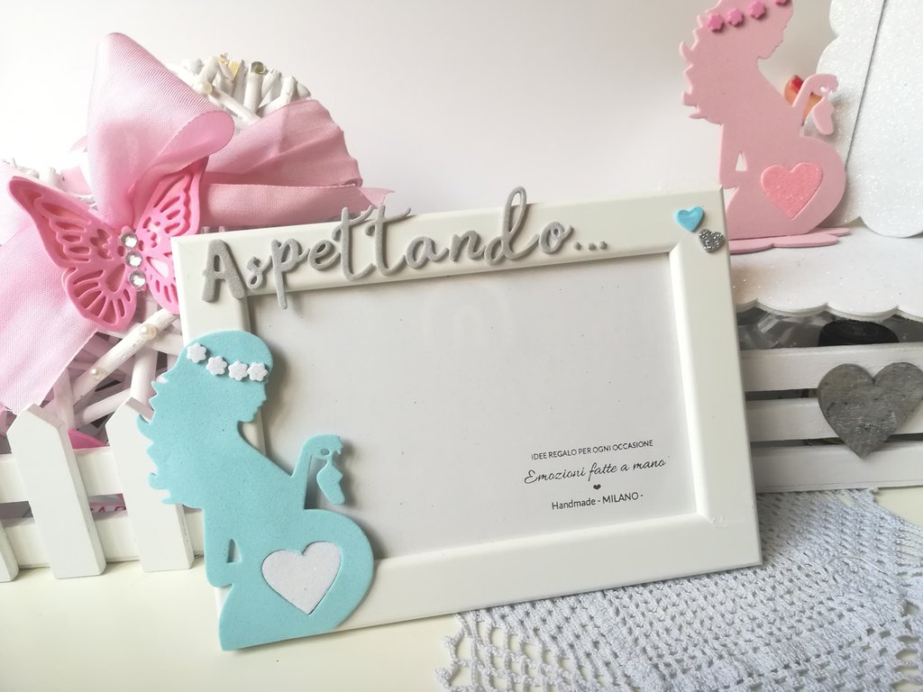 Cesto Regalo Per Mamme In Gravidanza – 9 Pezzi Essenziali – Borraccia Con Tracker Del Bambino, Diario, Calzini, Bracciale – Regalo Baby Shower