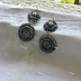 Kéyam Apé  Orecchini pendenti nero,acciaio e argento, lavorati a bead embroidery