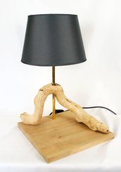 Lampada artigianale in legno con paralume grigio