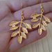 Orecchini Kate Middleton oro fiori foglie regalo minimal eleganti pendenti 