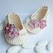 Scarpine neonata/bambina in cotone e lino panna con fiori rosa antico - Battesimo