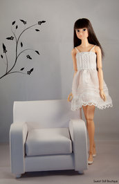 Vestito in lino bianco per Momoko Doll