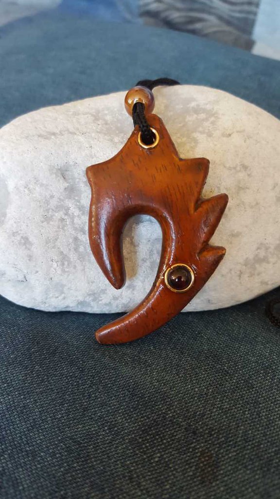 Ciondolo Amuleto Tribale Maori Koru In Osso Con Catena E Nastro, Island Piercings PB129