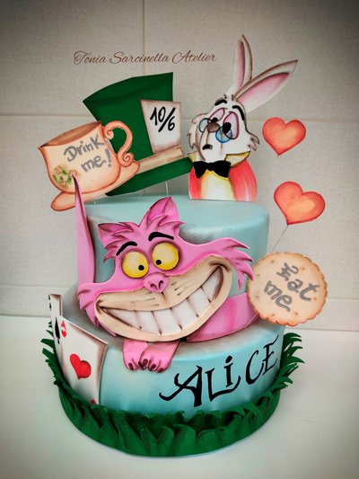 Torta scenografica Alice nel paese delle meraviglie Torta scenografica Alice nel paese delle meraviglie