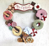 NATALE - ghirlanda gingerbread chef con ciambelle e scritta Merry Ch...