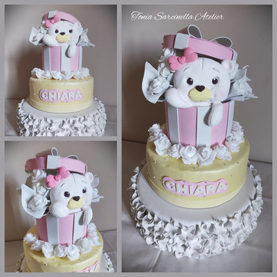 Torta scenografica bimba orsetto nel pacco Torta scenografica bimba orsetto nel pacco