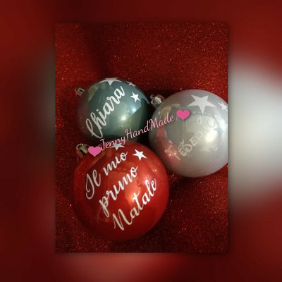 Pallina natale con nome adesivo in vinile Pallina natale con nome adesivo in vinile