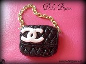 Ciondolo miniatura borsa borsetta Chanel realizzata a mano in fimo cernit...