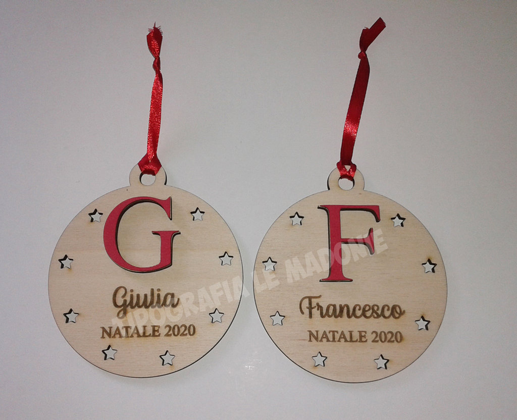 Pallina di Natale "Iniziale" in legno personalizzata - taglio laser
