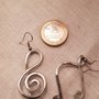 Orecchini note musicali in alluminio battuto con monachelle in acciaio