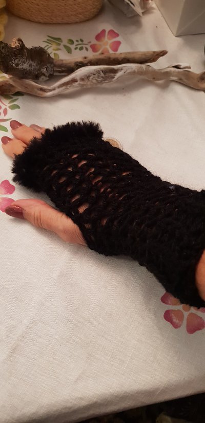 Heatwave Set Invernale Donna – Cappello Con Pompon In Finta Pelliccia E Guanti A Maglia Grossa