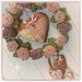 Corona in viticcio sbiancato con roselline di lino , un cuore grande patchwork e tre cuoricini sui toni del rosa