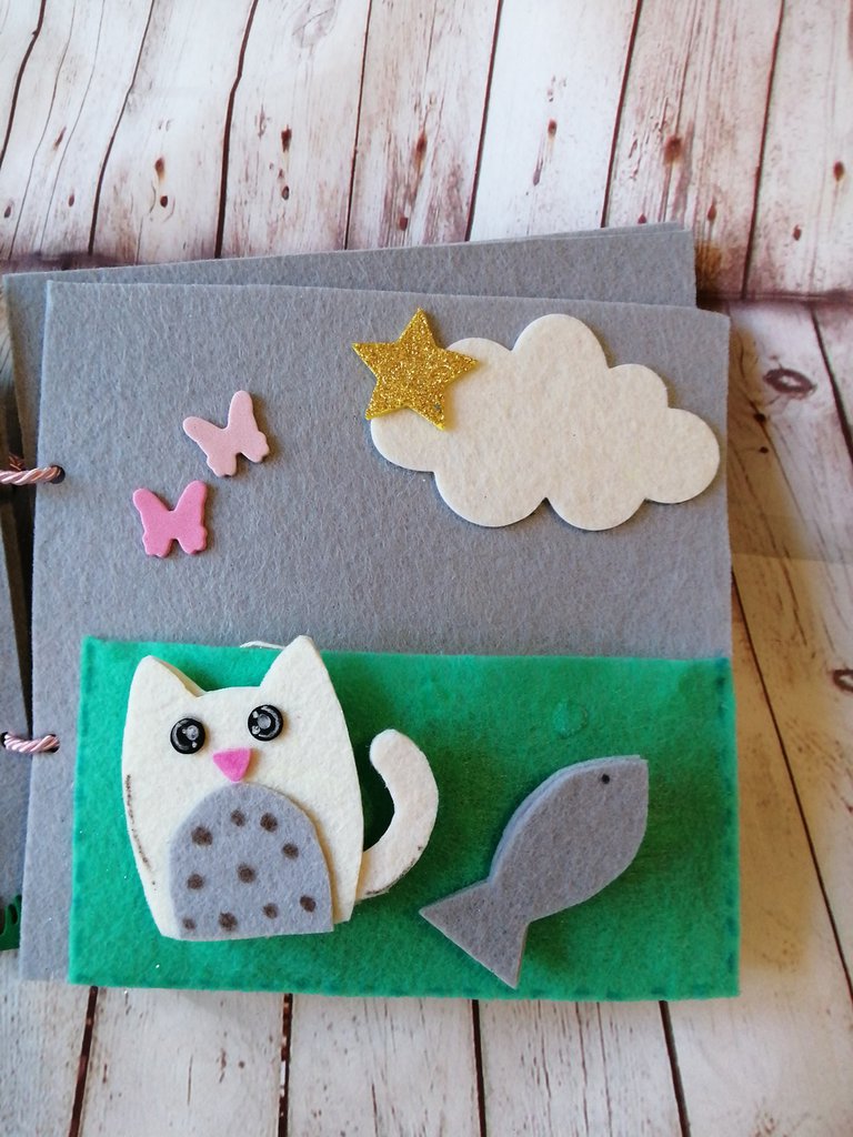 LIBRO SENSORIALE QUIET BOOK MONTESSORI LIBRI GIOCO FELTRO PUZZLE ME ...