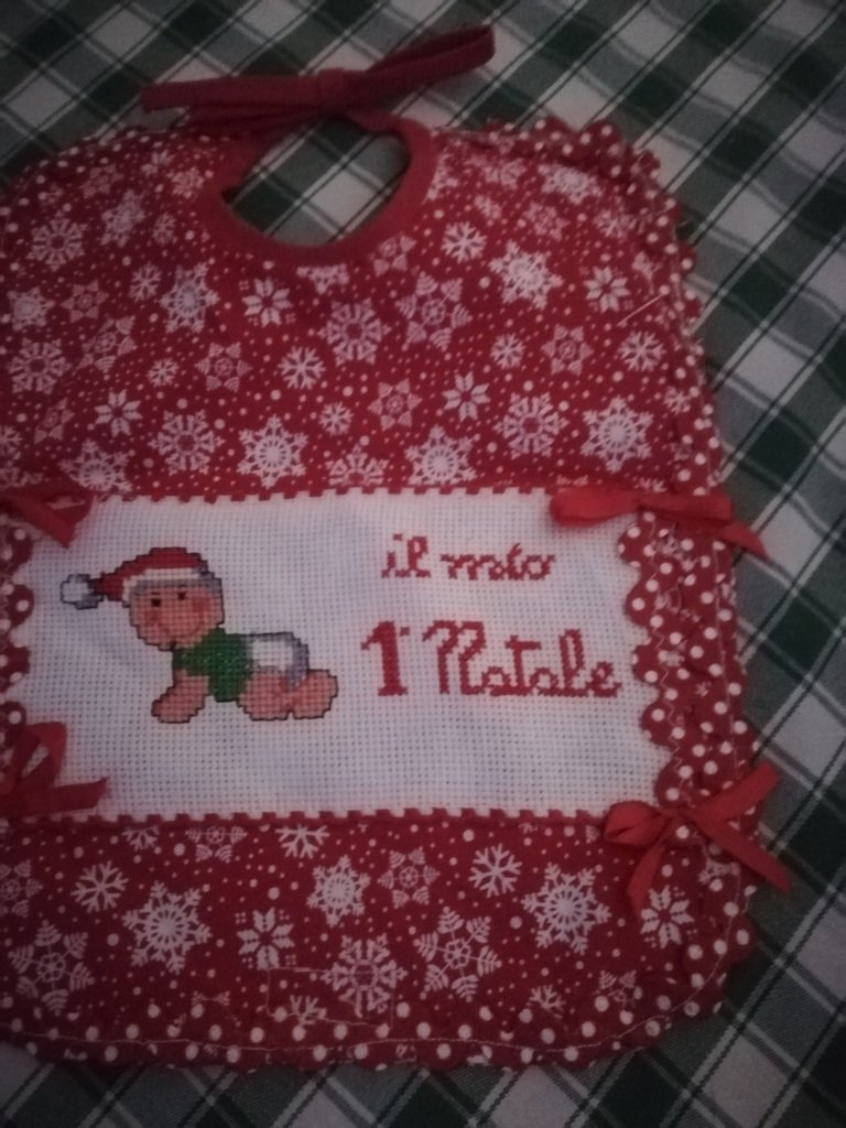 Bavaglino "il mio primo Natale", realizzato totalmente a mano. - Ba