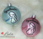 Pallina di Natale in vetro "Aspettando Te" + mamma con pancione e personalizzata con nome!