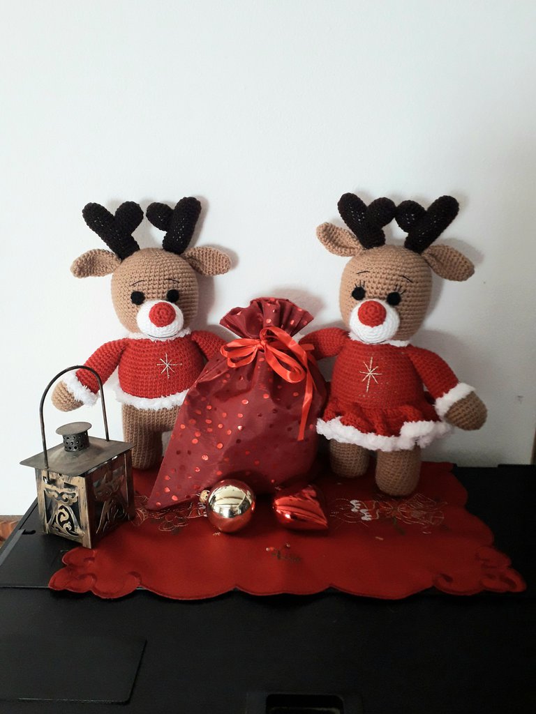 Set 2 Renne Natalizie Decorativa 'Lui & Lei' INTRECCI | Altezze 80 Cm E 63 Cm | In Poliestere, Gambe Estensibili | Addobbo Per Casa, Idea Regalo