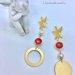 Orecchini asimmetrici con zama, cristalli, perle e elementi in alluminio dorato 