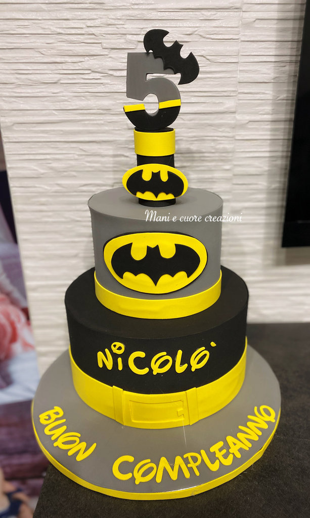 Torta Batman Compleanno Nicolò Personalizzata - Cake design - Cake ... | su  MissHobby