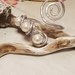Bracciale regolabile in alluminio battuto con perle