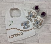 Coordinato bavaglia e scarpine Koala personalizzato con nome - bimbi neonati 6/12 mesi