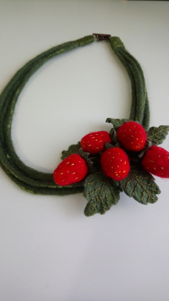 Yienate Acrilico Fragola Goccia Orecchini Rosso Simulato Fragola Orecchini Carino 3d Acrilico Frutta Resina Fragola Orecchini Penzoloni Divertente