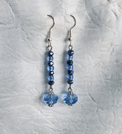 Orecchini con cristalli azzurri e blu antracite