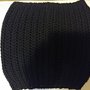 Scaldacollo unisex in lana nera realizzato a uncinetto a punto costa