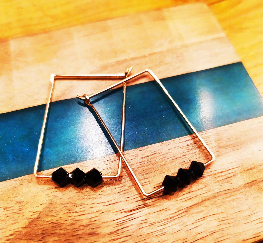 Orecchini A Cubo 3D Con Cristalli: Il Tocco Glam Che Cercavi! Geometrici, Colorati E Super Leggeri