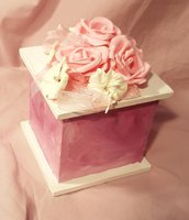 Collezione Fiori - Cofanetto di legno rosa con fiori di porcellana fredda