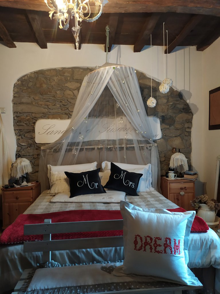 Mr. & Mrs. Set Biancheria Da Letto 4 Pezzi Per Coppie, Microfibra, 2 Copripiumini 135x200 Cm E 2 Federe 80x80 Cm, Amore Partner, Oeko-Tex