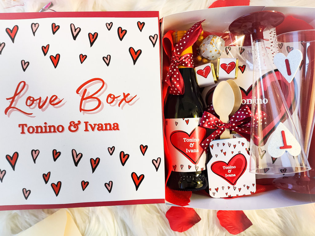 IDEA REGALO SAN VALENTINO LOVE BOX PERSONALIZZATA - Feste - Idee