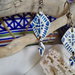 Orecchini in legno effetto ceramica in blu