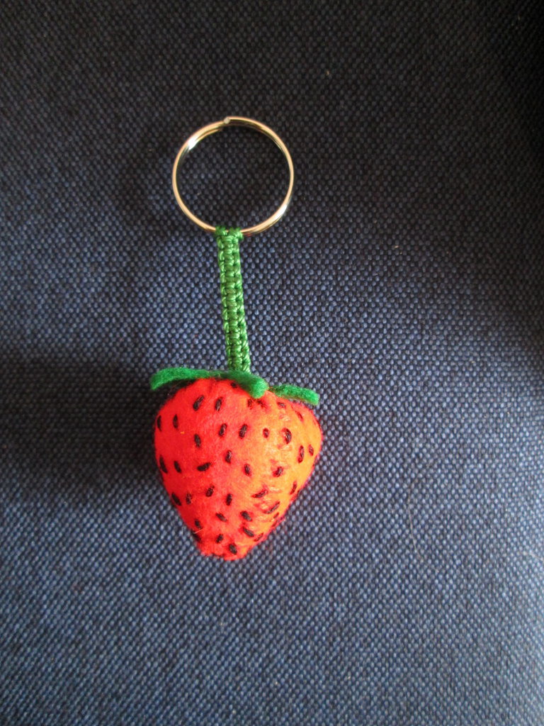 Portachiavi Portamonete A Forma Di Fragola: Mini Borsetta In PU, Regalo Carino Per Ragazze (7x6x2,5 Cm)