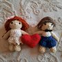 Coppia amigurumi innamorati con cuore 