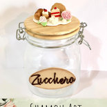 Barattolo porta zucchero ermetico con tappo in legno decorato in fimo con dolci e croissant  