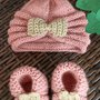 CAPPELLINO E SCARPINE NEONATA 0-3 MESI