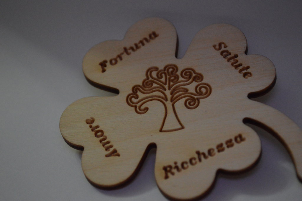 Sagoma In Legno Forma Quadrifoglio Con Albero Della Vita Cm 8 Bam Sagoma In Legno Forma Quadrifoglio Con Albero Della Vita Cm 8 Bam