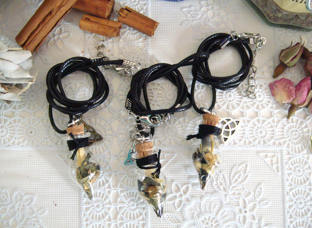 Collana da uomo con ciondolo pendente a forma di pentacolo, amuleto soprannaturale di protezione con collana in corda di pelle