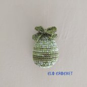 Uovo di Pasqua verde con fiocchetto 