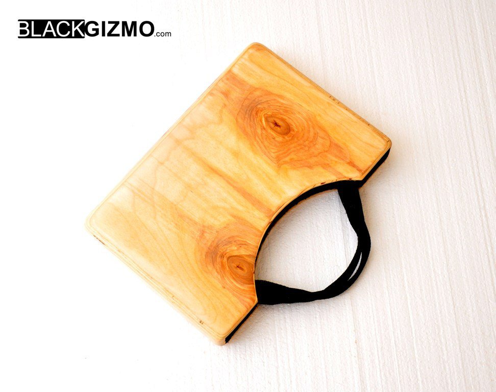 Wooden laptop case Donna Borsellini e beauty di BlackGizmo su