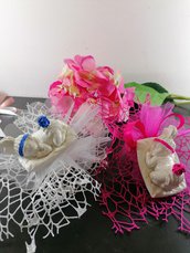 Bimbo - bimba su cuscino in gesso ceramico profumato su doppio velo rete con particolari colorati